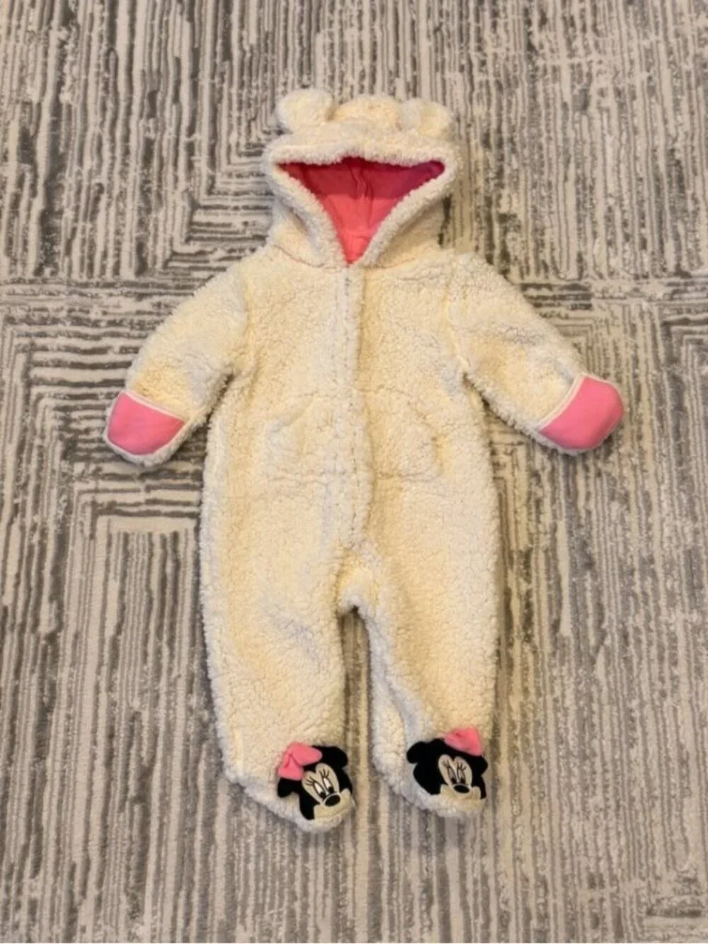NEW Disney Baby 6/9 months Minnie Mouse Sherpa WARM footed bunting coat